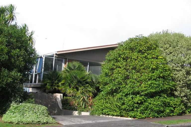 Photo of property in 12 Amante Crescent, Mairangi Bay, Auckland, 0630