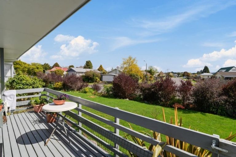 Photo of property in 29 Pohutukawa Drive, Owhata, Rotorua, 3010