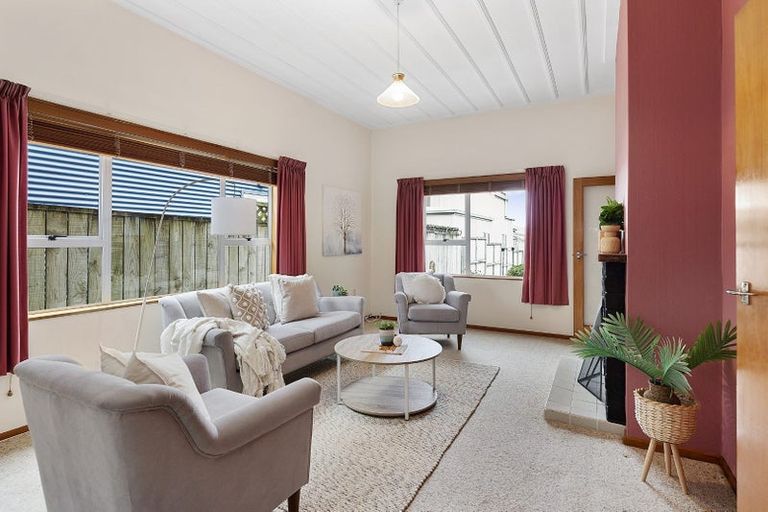 Photo of property in 52 Steyne Avenue, Plimmerton, Porirua, 5026
