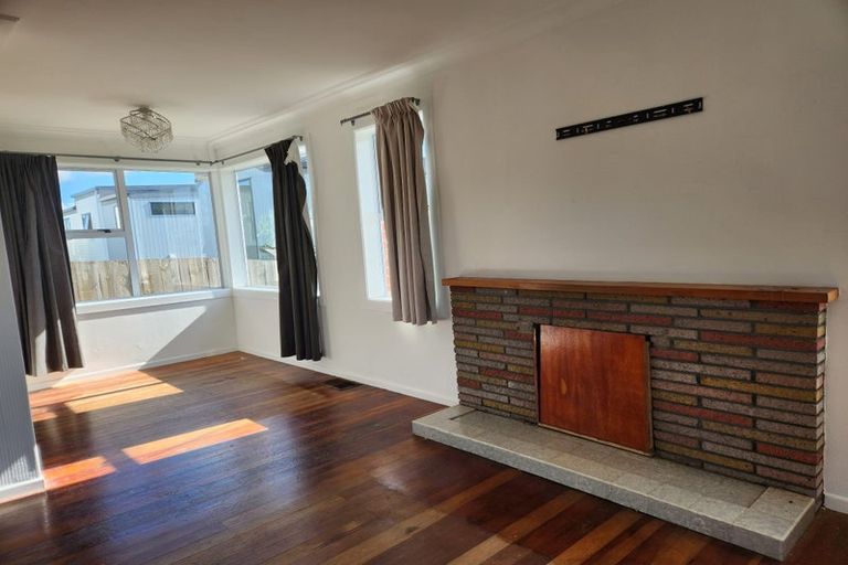 Photo of property in 21 Parker Avenue, New Lynn, Auckland, 0600