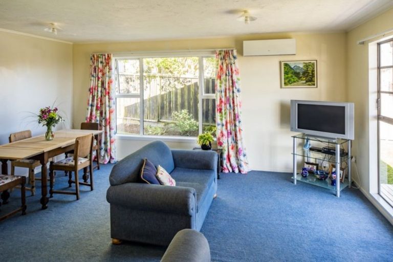 Photo of property in 17 Cleat Street, Whitby, Porirua, 5024