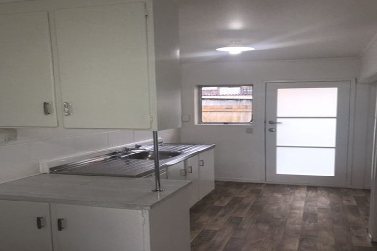 Photo of property in 12 Margaret Road, Papatoetoe, Auckland, 2025