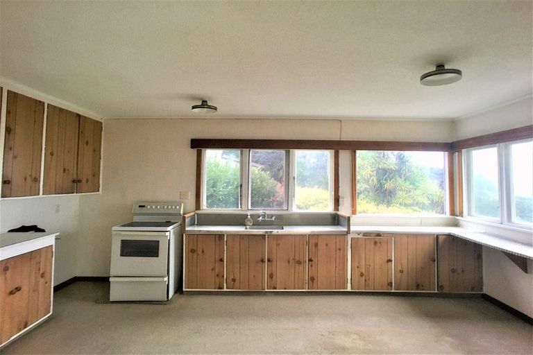 Photo of property in 25 Domain Crescent, Muriwai, Waimauku, 0881