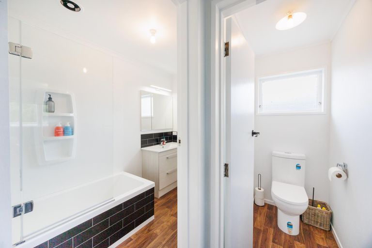 Photo of property in 21 Acacia Street, Kelvin Grove, Palmerston North, 4414