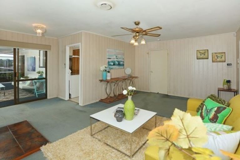 Photo of property in 565 Swanson Road, Ranui, Auckland, 0612