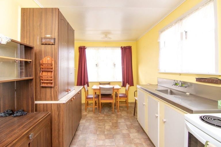 Photo of property in 99 Clyde Crescent, Roslyn, Palmerston North, 4414