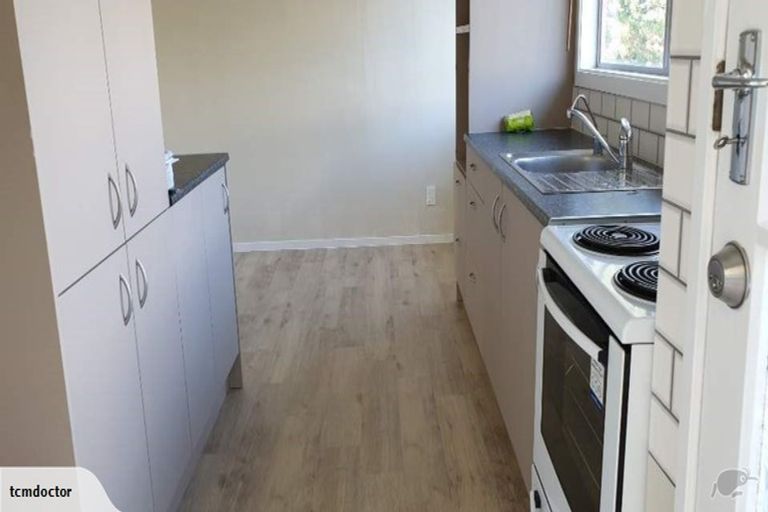 Photo of property in 68 Awaroa Road, Sunnyvale, Auckland, 0612