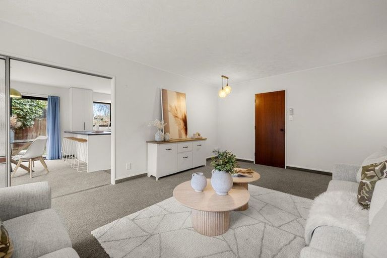 Photo of property in 2/7 Ringwood Place, Avonhead, Christchurch, 8042