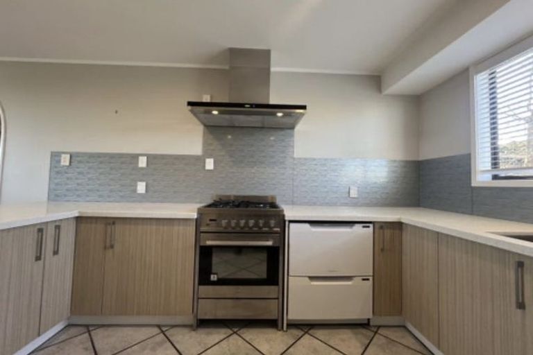 Photo of property in 18 Deodar Place, Totara Heights, Auckland, 2105