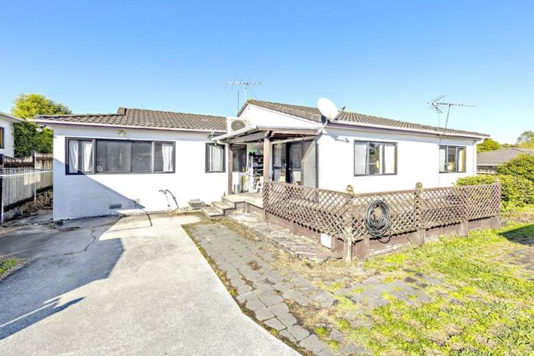 Photo of property in 2/93 Aviemore Drive, Highland Park, Auckland, 2010