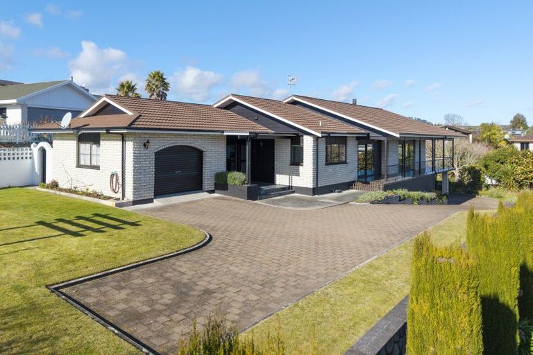 Photo of property in 62 Harvey Street, Waipahihi, Taupo, 3330