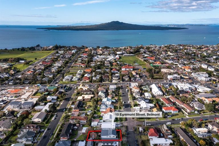 Photo of property in 10 Egremont Street, Belmont, Auckland, 0622