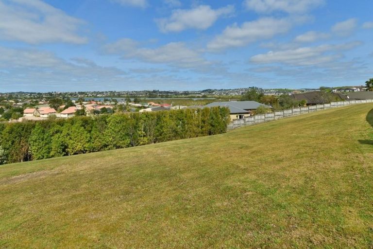 Photo of property in 110 Grovenor Drive, Orewa, 0931