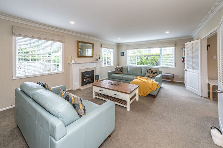 Photo of property in 43 Parkes Avenue, Saint Johns Hill, Whanganui, 4501