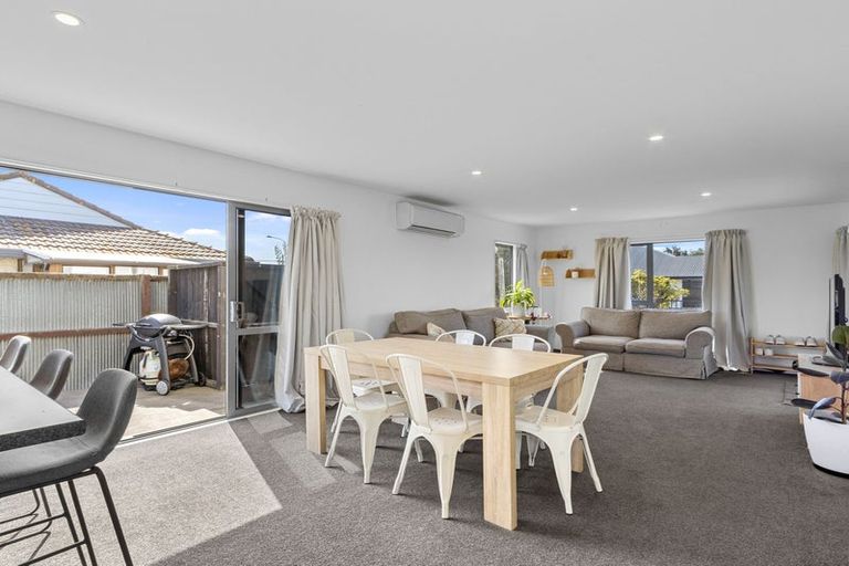 Photo of property in 2/49 Castletown Place, New Brighton, Christchurch, 8083