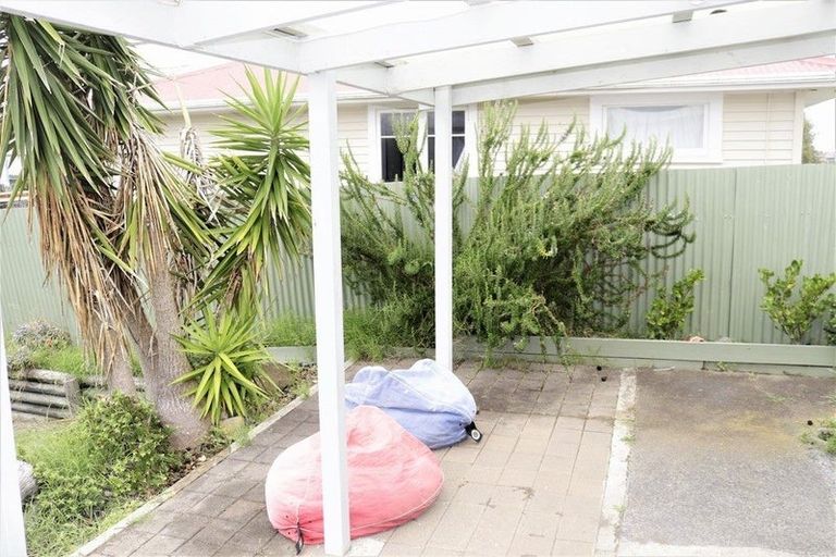 Photo of property in 14 Matai Street, Castlecliff, Whanganui, 4501