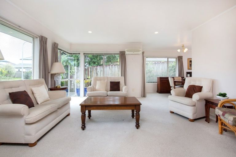 Photo of property in 1/16 Keswick Close, Northpark, Auckland, 2013