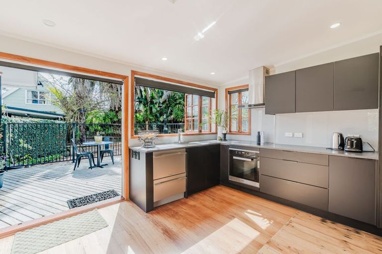 Photo of property in 8 Riro Street, Hamilton East, Hamilton, 3216