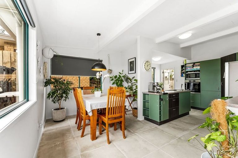 Photo of property in 3 Delshaw Avenue, Stanmore Bay, Whangaparaoa, 0932