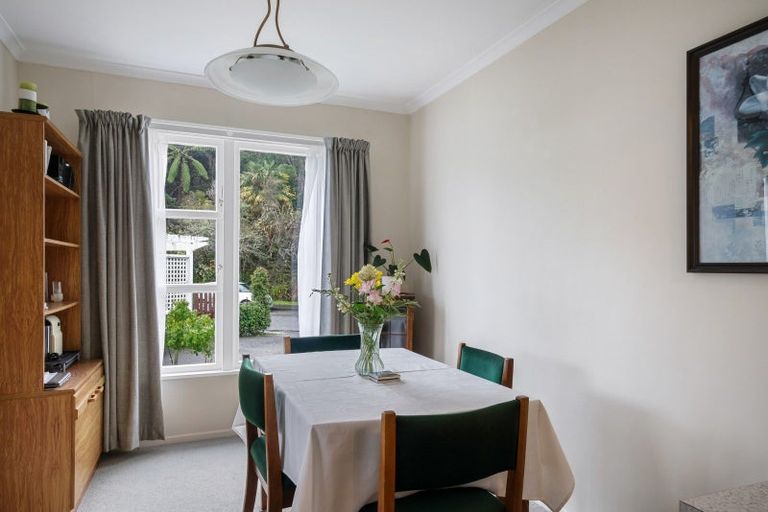 Photo of property in 20 Vista Crescent, Maoribank, Upper Hutt, 5018