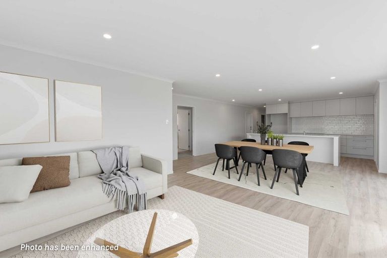 Photo of property in 19 Uatoto Road, Clarks Beach, 2122