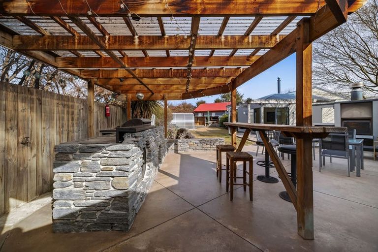 Photo of property in 11 Elva Dawson Place, Arrowtown, 9302