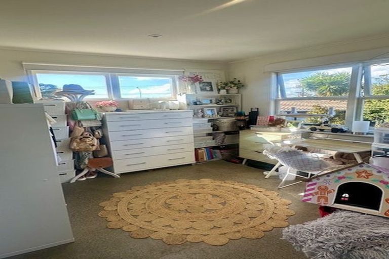 Photo of property in 4/133 Shakespeare Road, Milford, Auckland, 0620