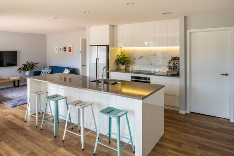 Photo of property in 68 Banks Boulevard, Whitby, Porirua, 5024