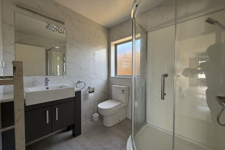 Photo of property in 24c Bradbury Road, Botany Downs, Auckland, 2010