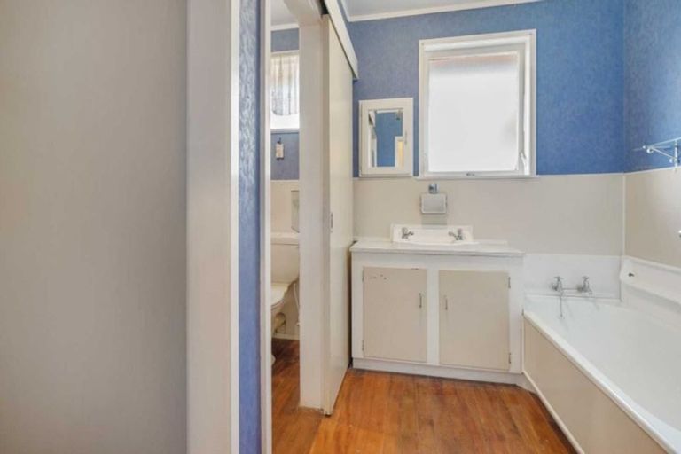 Photo of property in 99 Cargill Street, Papakura, 2110