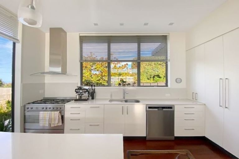 Photo of property in 156 Major Hornbrook Road, Mount Pleasant, Christchurch, 8081