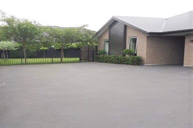 Photo of property in 8 Churchill Drive, Rangiora, 7400