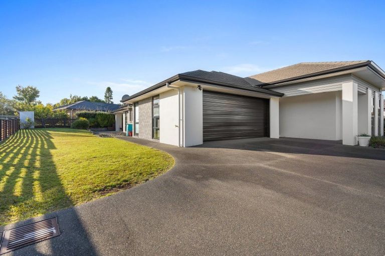 Photo of property in 16 Stace Hopper Drive, One Tree Point, 0118