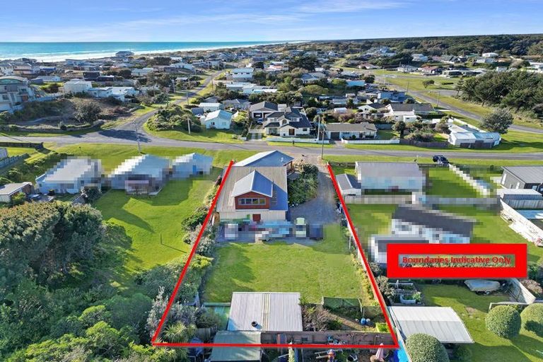 Photo of property in 4 Trafalgar Street, Foxton Beach, Foxton, 4815
