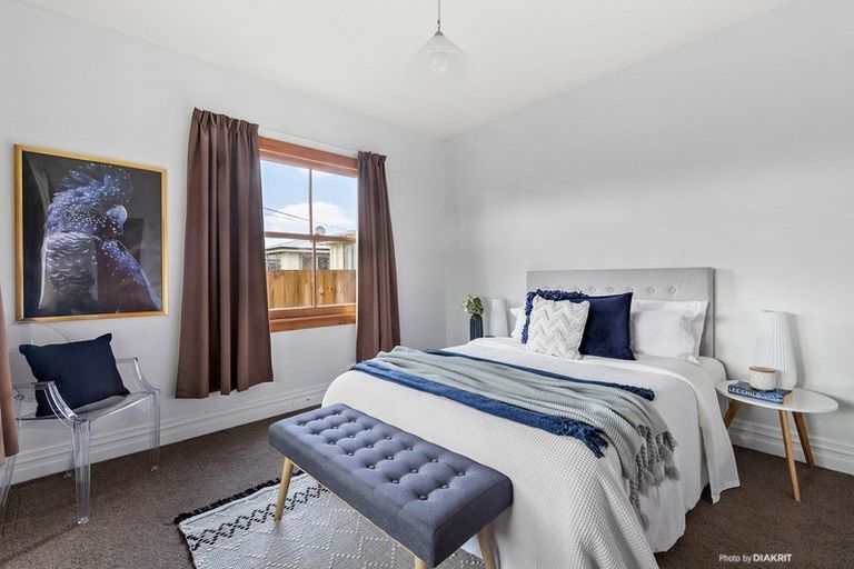 Photo of property in 16 New York Street, Martinborough, 5711