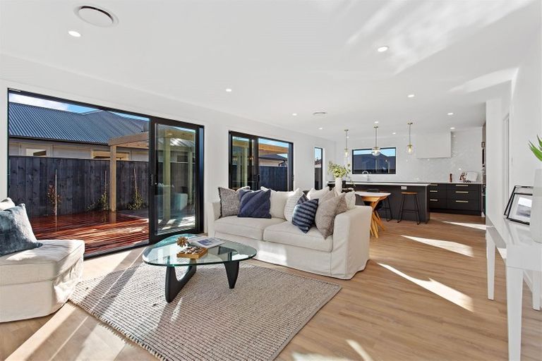 Photo of property in 27 Valour Drive, Rangiora, 7400