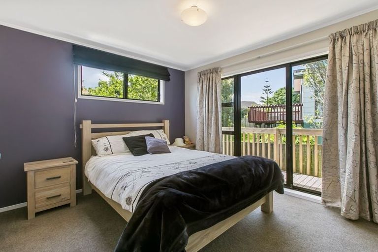 Photo of property in 137 Bradbury Road, Botany Downs, Auckland, 2010