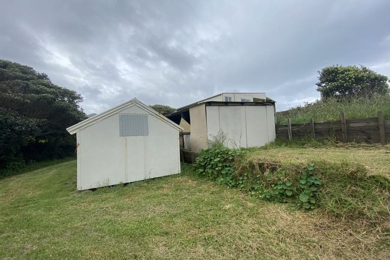 Photo of property in 4 Beach Road, Mokau, 4376