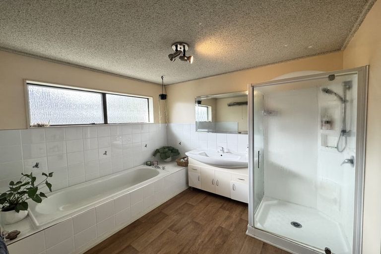 Photo of property in 56 Kentucky Way, Awapuni, Palmerston North, 4412