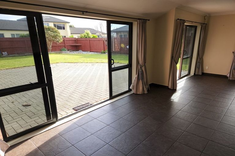 Photo of property in 170 Milne Drive, Paraparaumu, 5032