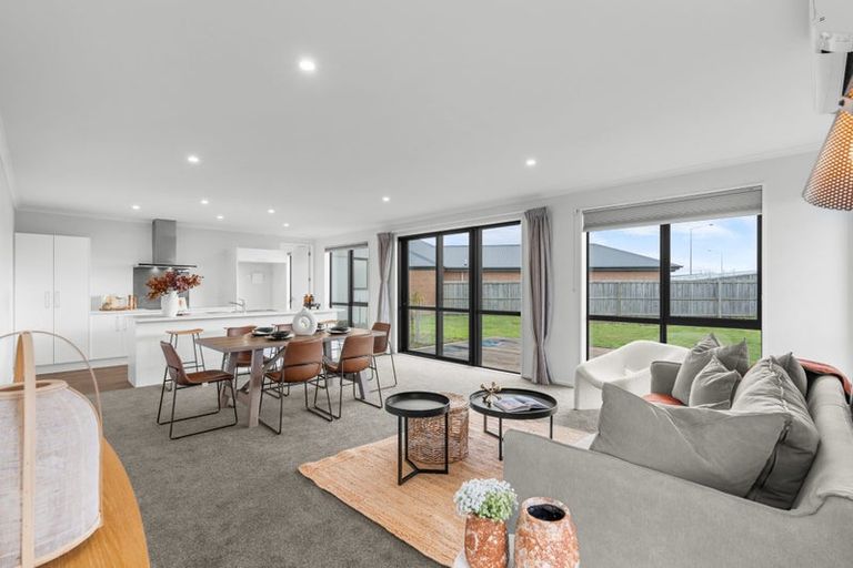 Photo of property in 10 Sholto Duncan Crescent, Halswell, Christchurch, 8025