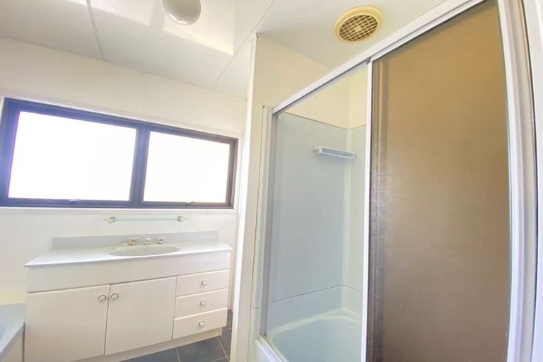 Photo of property in 43 O'halloran Road, Howick, Auckland, 2014