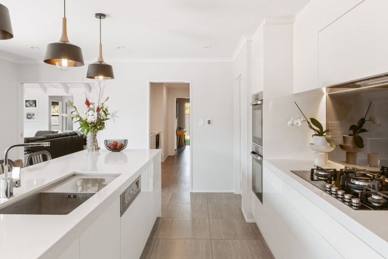 Photo of property in 18 Parlane Drive, Huapai, Kumeu, 0810