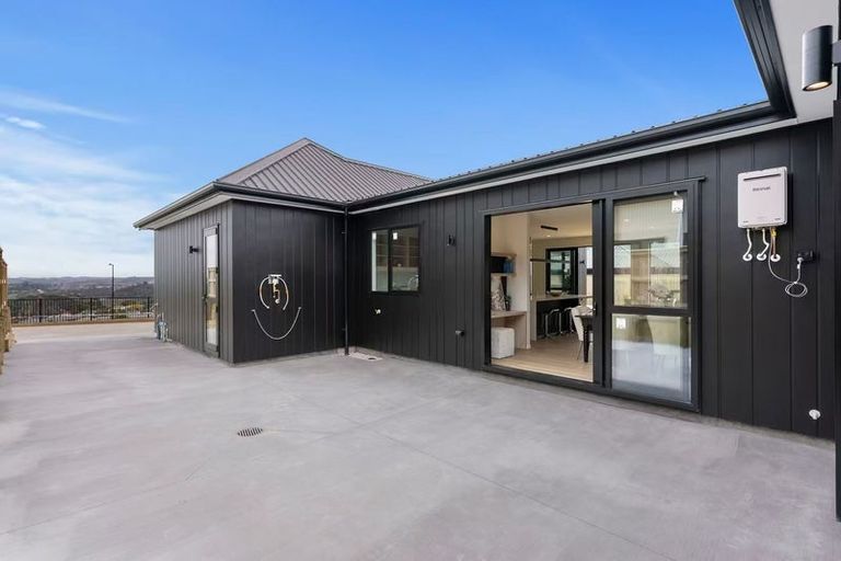 Photo of property in 25 Anehana Place, Stanmore Bay, Whangaparaoa, 0932