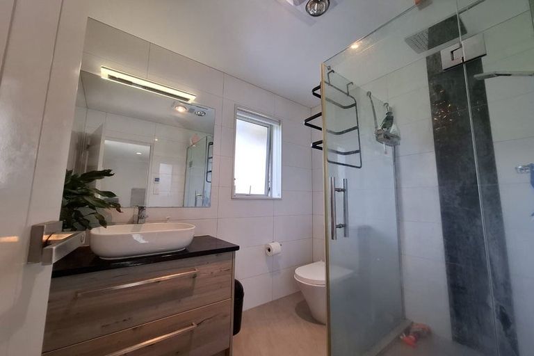 Photo of property in 10 Iwinuku Crescent, Wattle Downs, Auckland, 2103