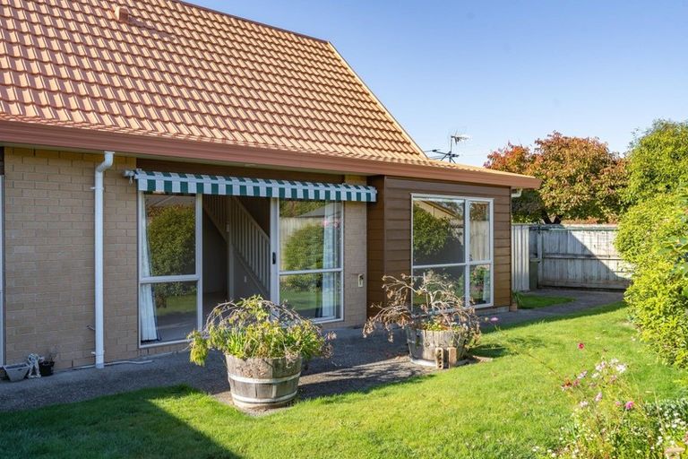 Photo of property in Holdsworth Villas, 1/2 William Donald Drive, Solway, Masterton, 5810