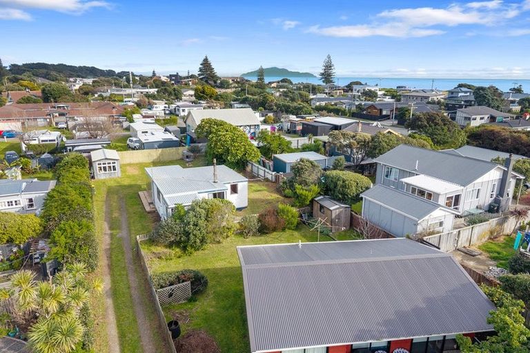 Photo of property in 3a Manuka Street, Otaki Beach, Otaki, 5512