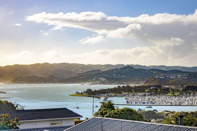 Photo of property in 12 Doon Grove, Papakowhai, Porirua, 5024