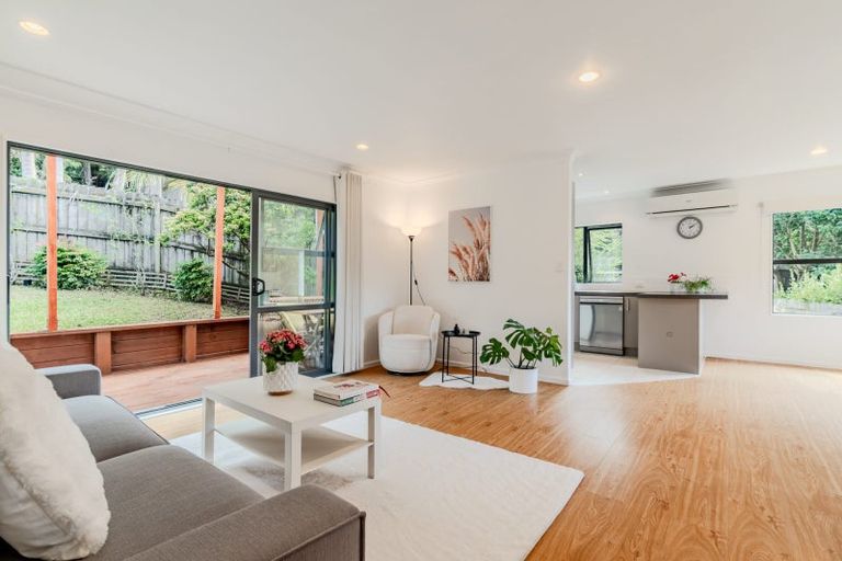 Photo of property in 49a Flaxdale Street, Birkdale, Auckland, 0626