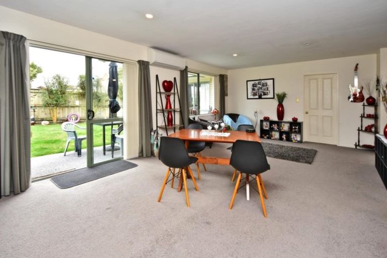 Photo of property in 65 Orlando Crescent, Waimairi Beach, Christchurch, 8083